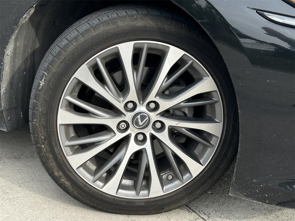 used 2020 Lexus ES 350 car, priced at $31,988