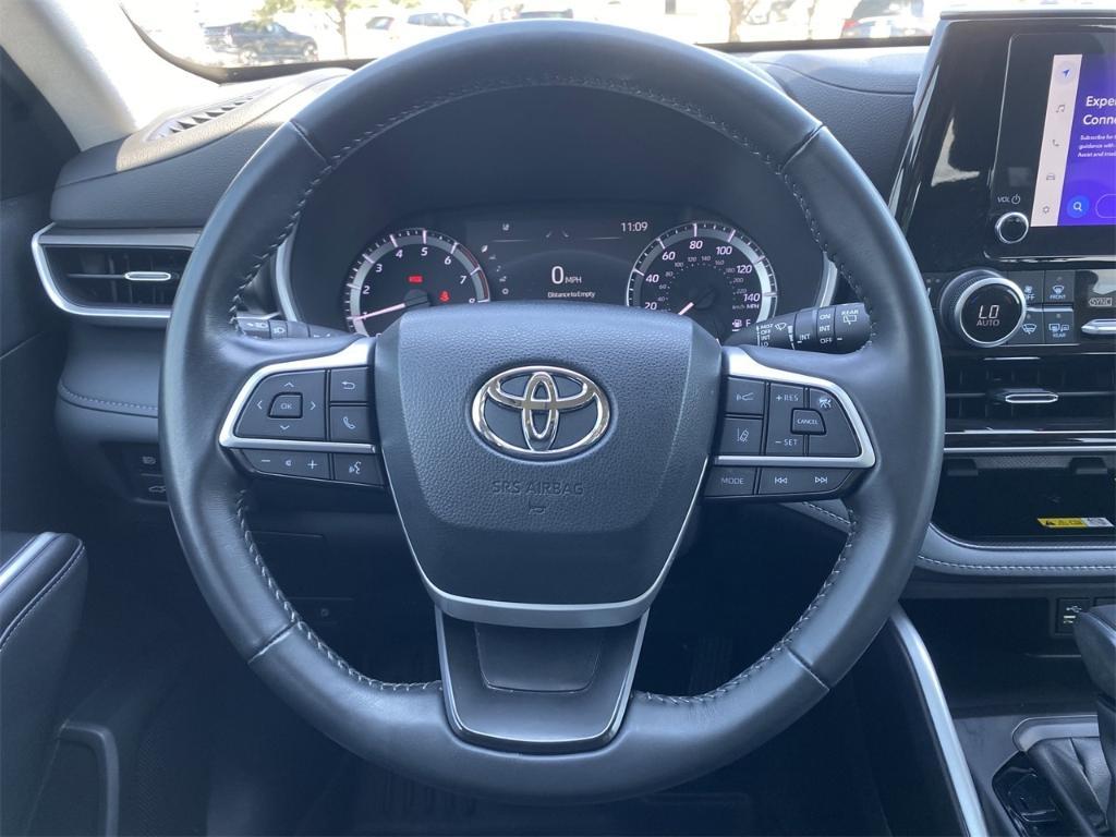 used 2023 Toyota Highlander car, priced at $35,985