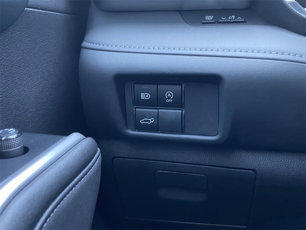 used 2023 Toyota Highlander car, priced at $35,985