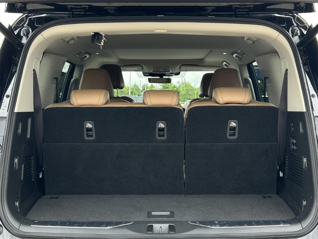 used 2025 INFINITI QX80 car
