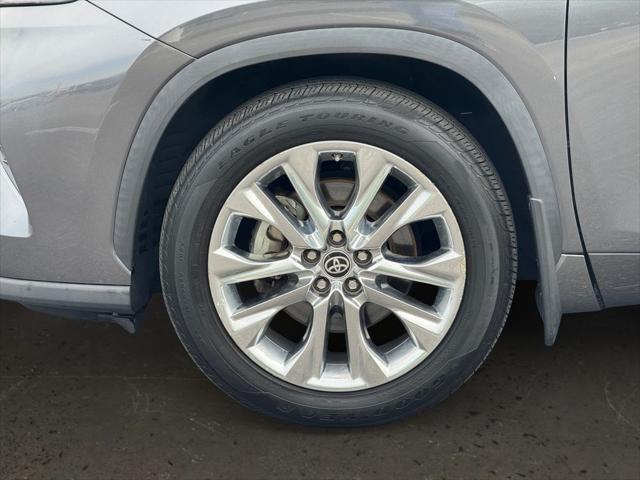 used 2020 Toyota Highlander car, priced at $30,926