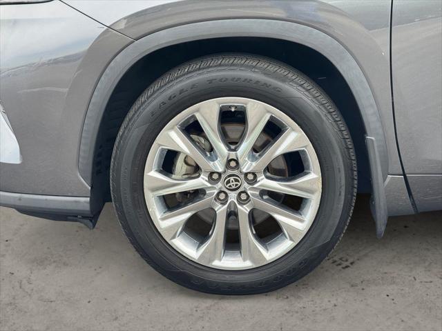 used 2020 Toyota Highlander car, priced at $31,640