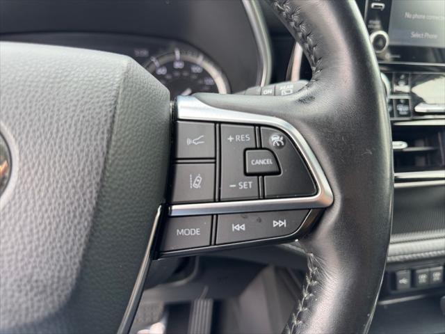 used 2020 Toyota Highlander car, priced at $31,640