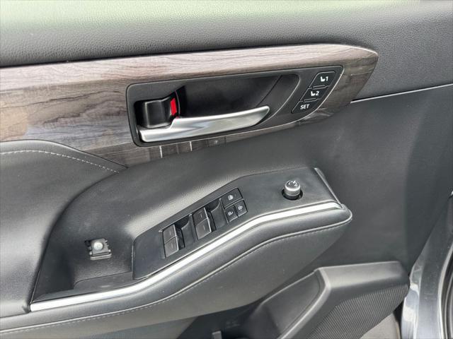 used 2020 Toyota Highlander car, priced at $31,640