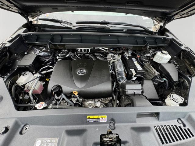 used 2020 Toyota Highlander car, priced at $30,926