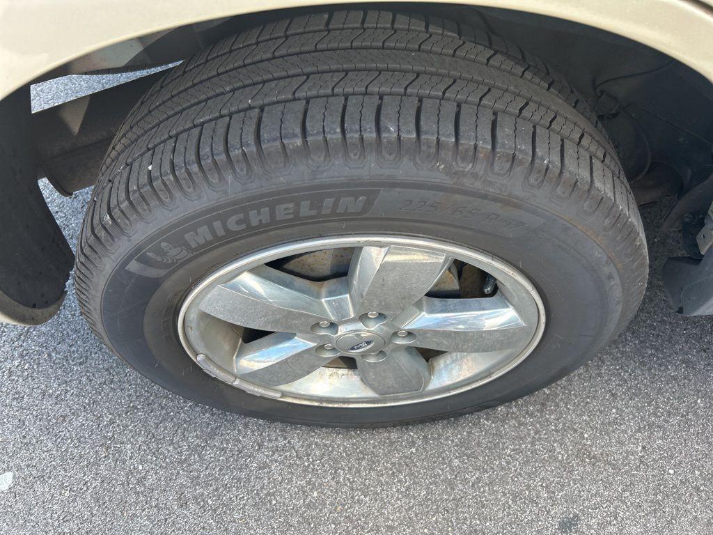 used 2012 Ford Escape car, priced at $7,200