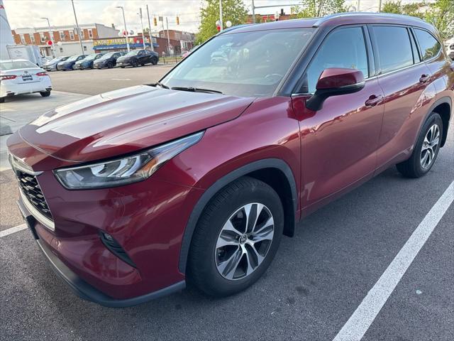 used 2020 Toyota Highlander car, priced at $30,213