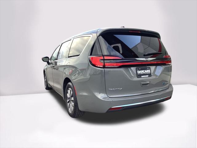 used 2023 Chrysler Pacifica Hybrid car, priced at $22,400