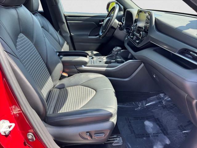 used 2022 Toyota Highlander car, priced at $29,945