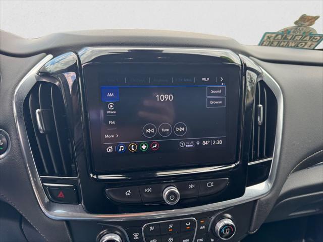 used 2023 Chevrolet Traverse car, priced at $30,490