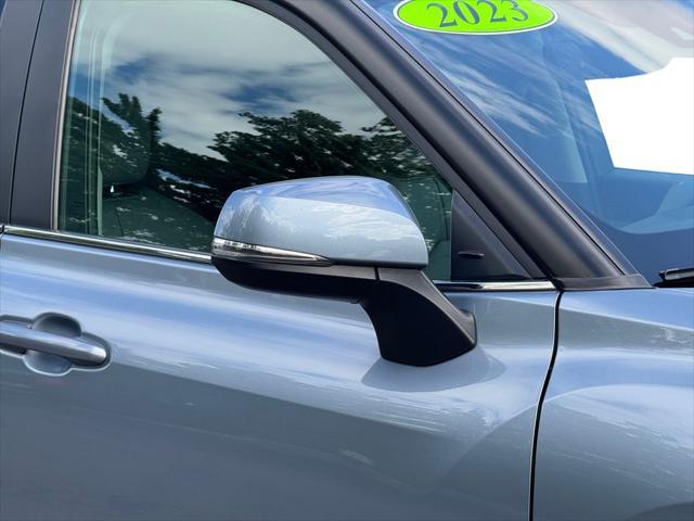 used 2023 Toyota Highlander car, priced at $31,693