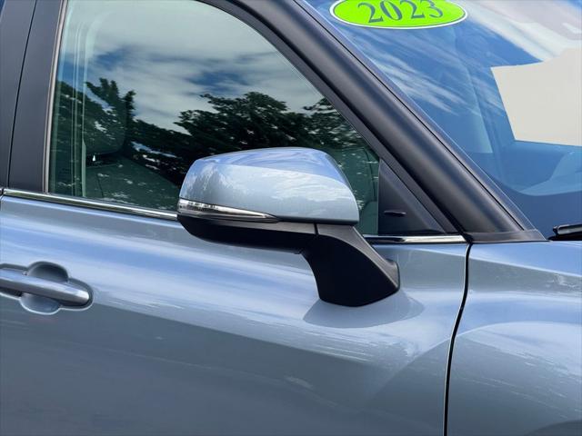 used 2023 Toyota Highlander car, priced at $30,928
