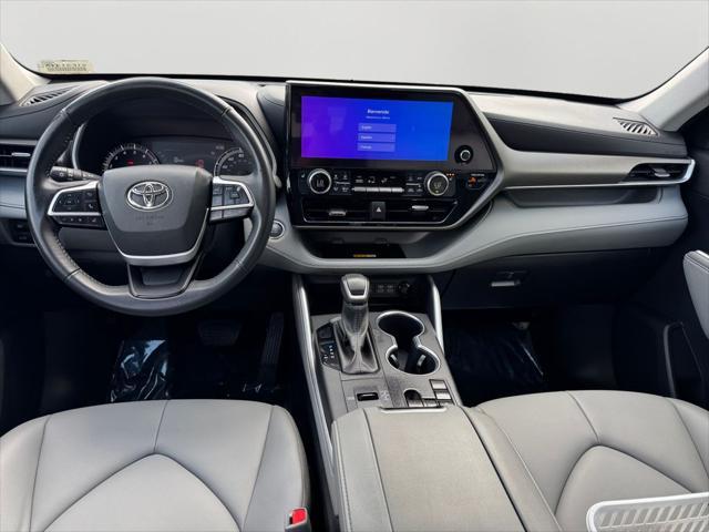 used 2023 Toyota Highlander car, priced at $30,928
