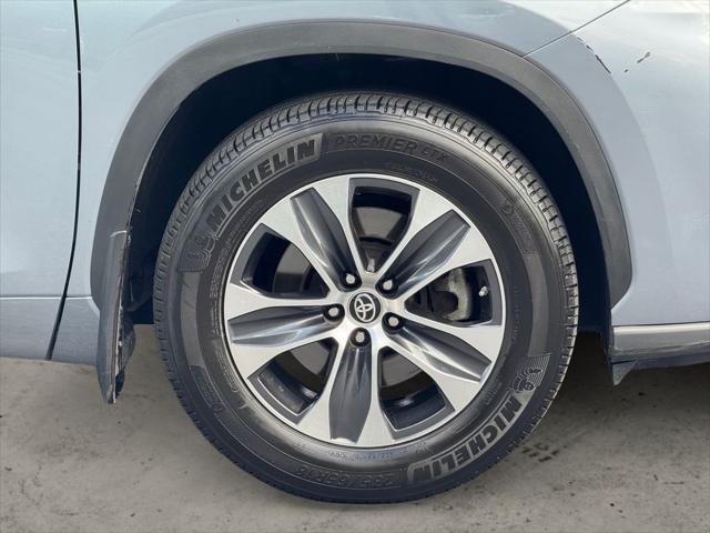 used 2023 Toyota Highlander car, priced at $31,693
