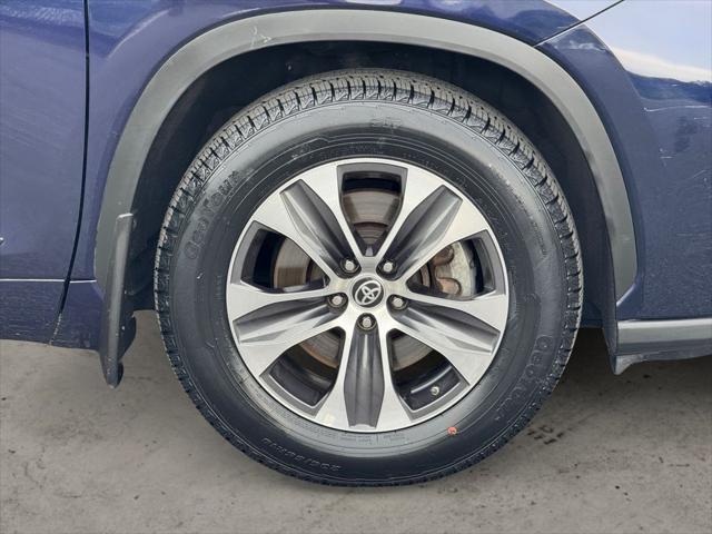 used 2021 Toyota Highlander car, priced at $30,499