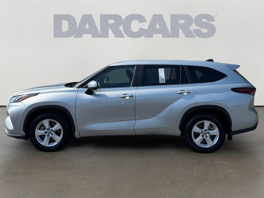 used 2024 Toyota Highlander car, priced at $33,294