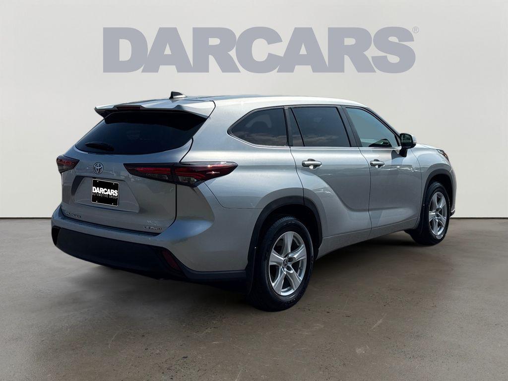 used 2024 Toyota Highlander car, priced at $33,294
