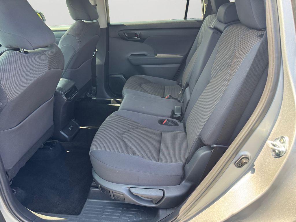 used 2024 Toyota Highlander car, priced at $33,294