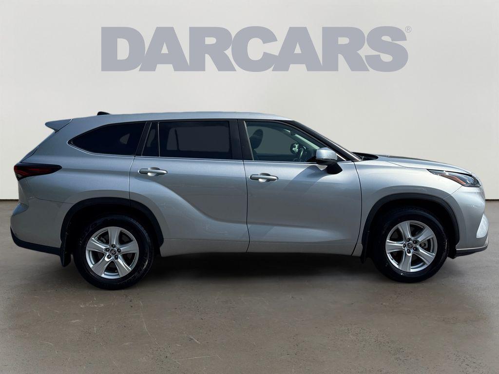 used 2024 Toyota Highlander car, priced at $33,294