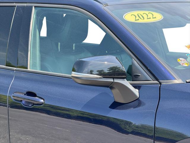 used 2022 Toyota Highlander car, priced at $31,468