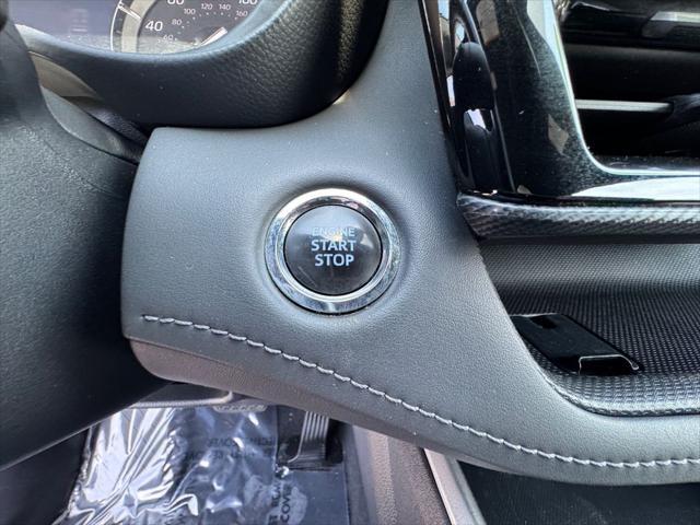 used 2022 Toyota Highlander car, priced at $31,468