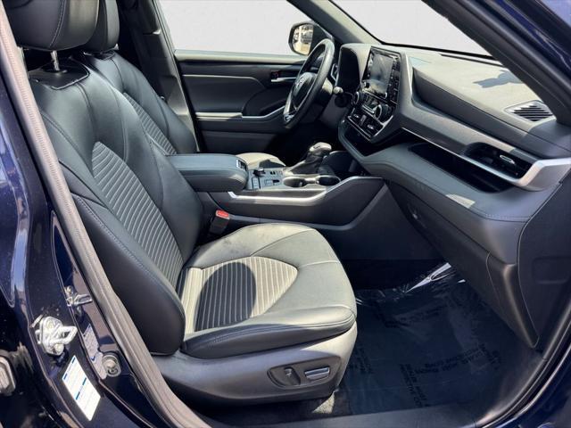 used 2022 Toyota Highlander car, priced at $31,468