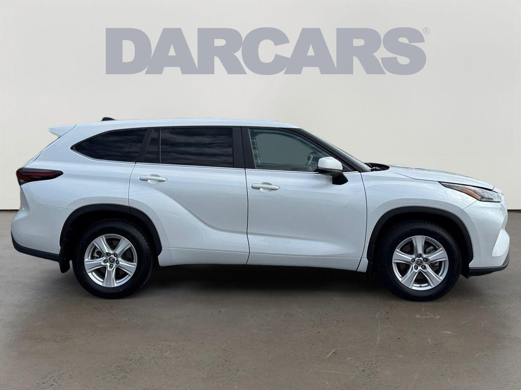 used 2024 Toyota Highlander car, priced at $32,384