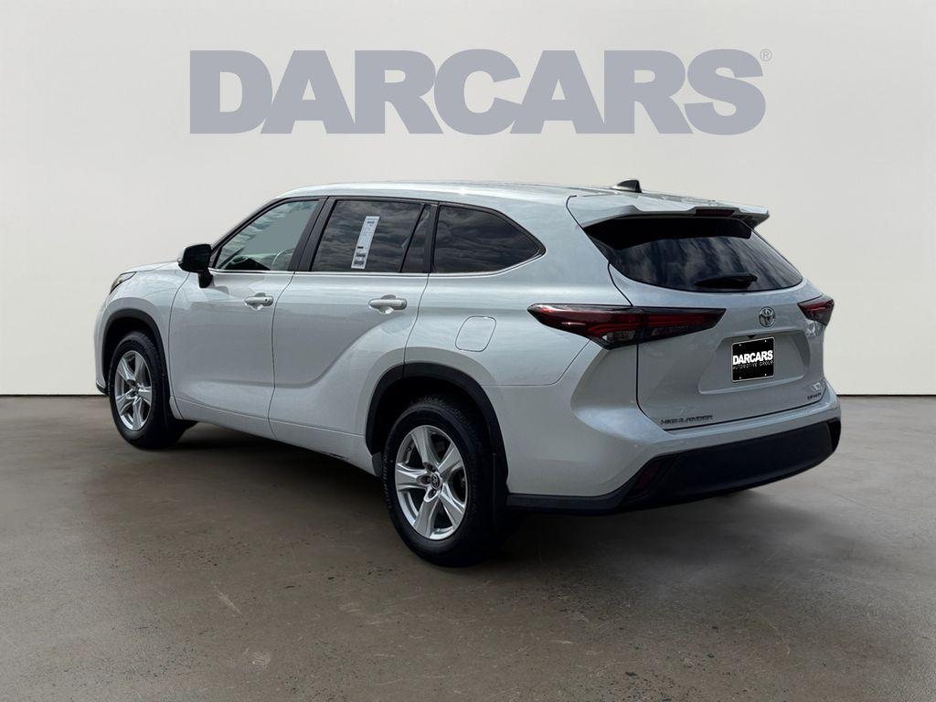 used 2024 Toyota Highlander car, priced at $32,384