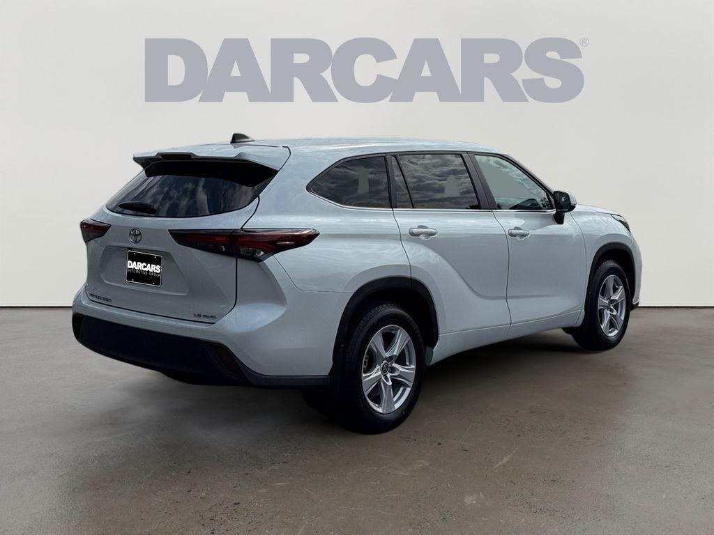 used 2024 Toyota Highlander car, priced at $32,384