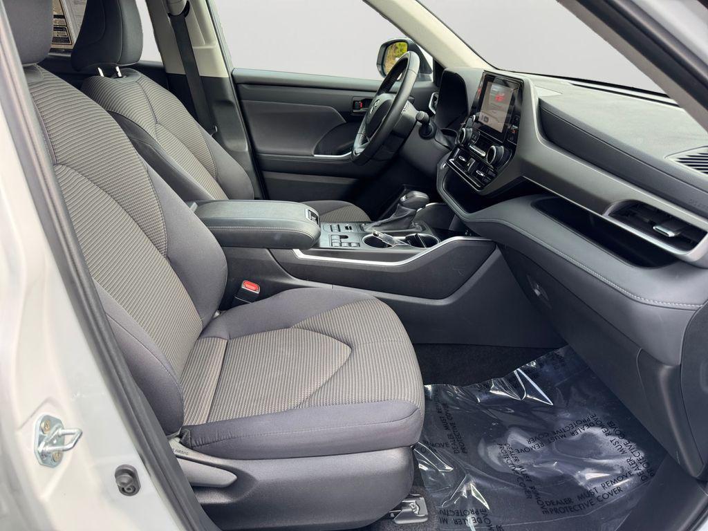 used 2024 Toyota Highlander car, priced at $32,384