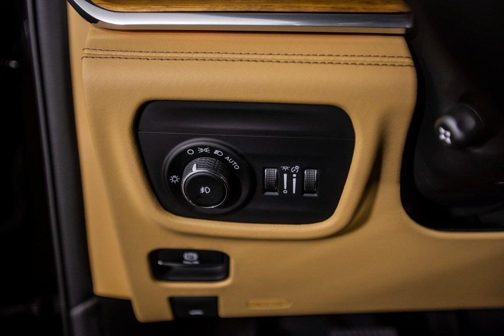 used 2022 Jeep Grand Cherokee car, priced at $40,800