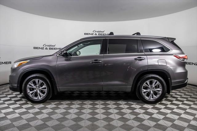 used 2015 Toyota Highlander car, priced at $19,200