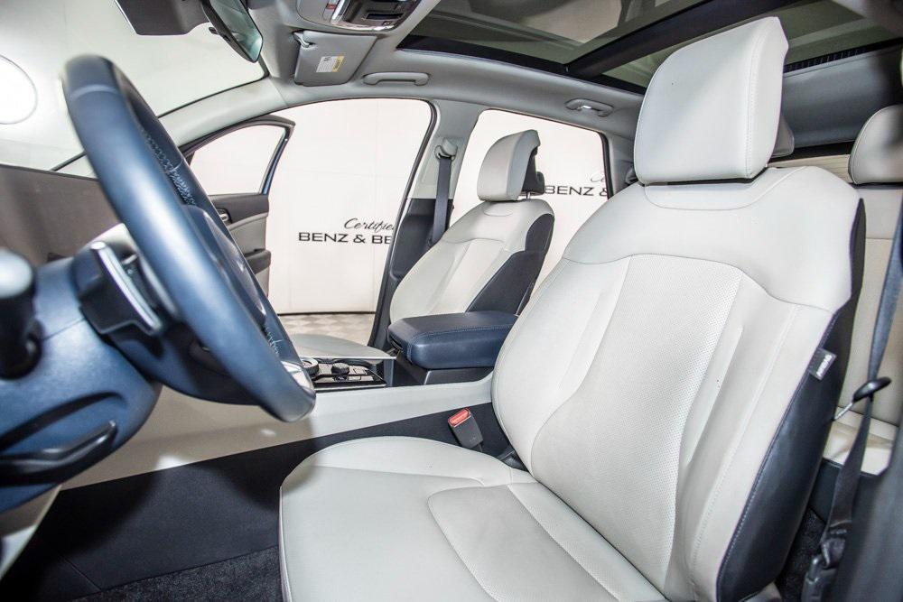 used 2024 Kia Sportage Hybrid car, priced at $28,000