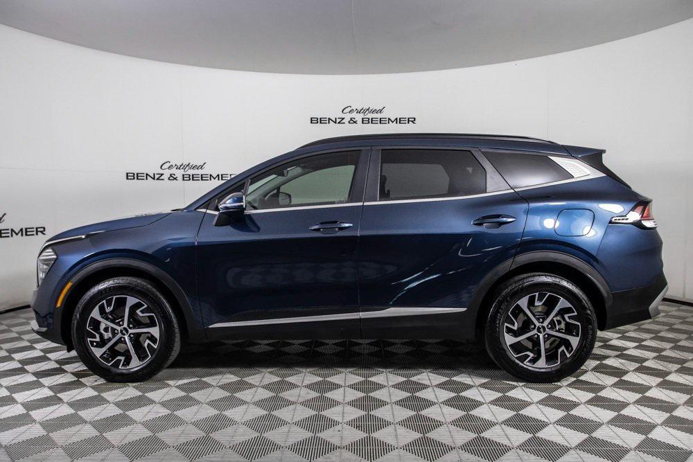 used 2024 Kia Sportage Hybrid car, priced at $28,000
