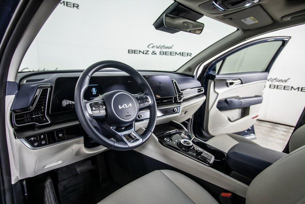 used 2024 Kia Sportage Hybrid car, priced at $28,000