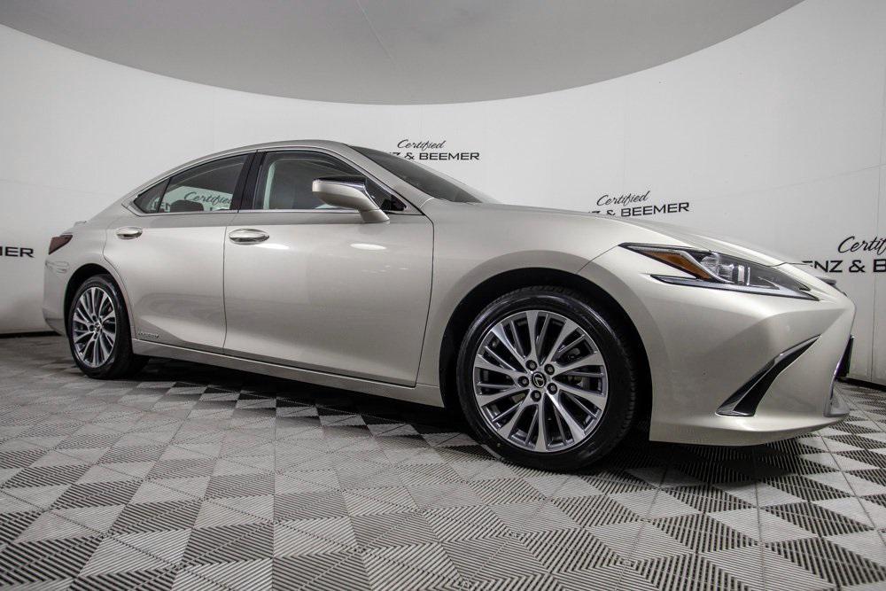 used 2020 Lexus ES 300h car, priced at $35,000