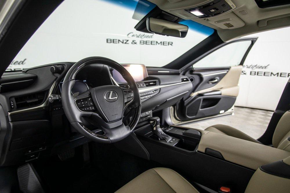 used 2020 Lexus ES 300h car, priced at $35,000