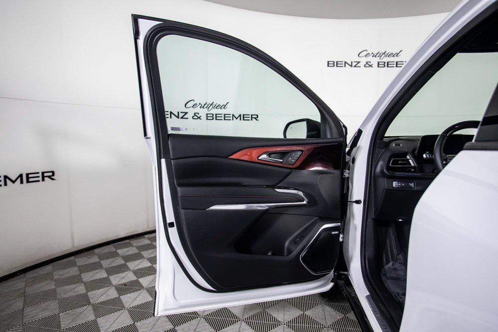 used 2024 Chevrolet Traverse car, priced at $47,000