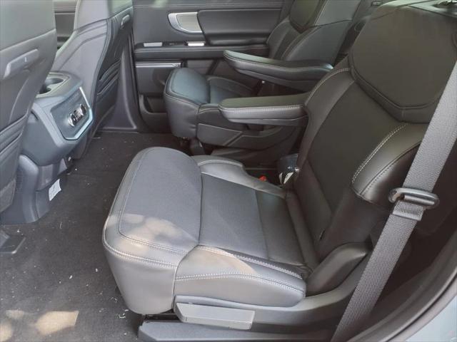 new 2025 Ford Expedition car, priced at $77,915