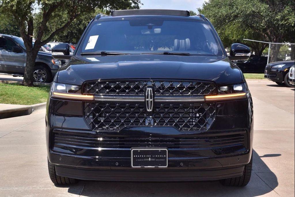 new 2025 Lincoln Navigator car, priced at $101,698