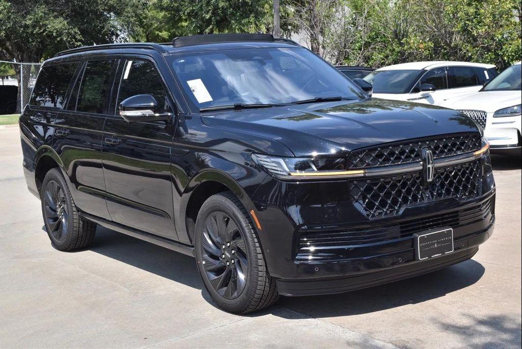 new 2025 Lincoln Navigator car, priced at $101,698