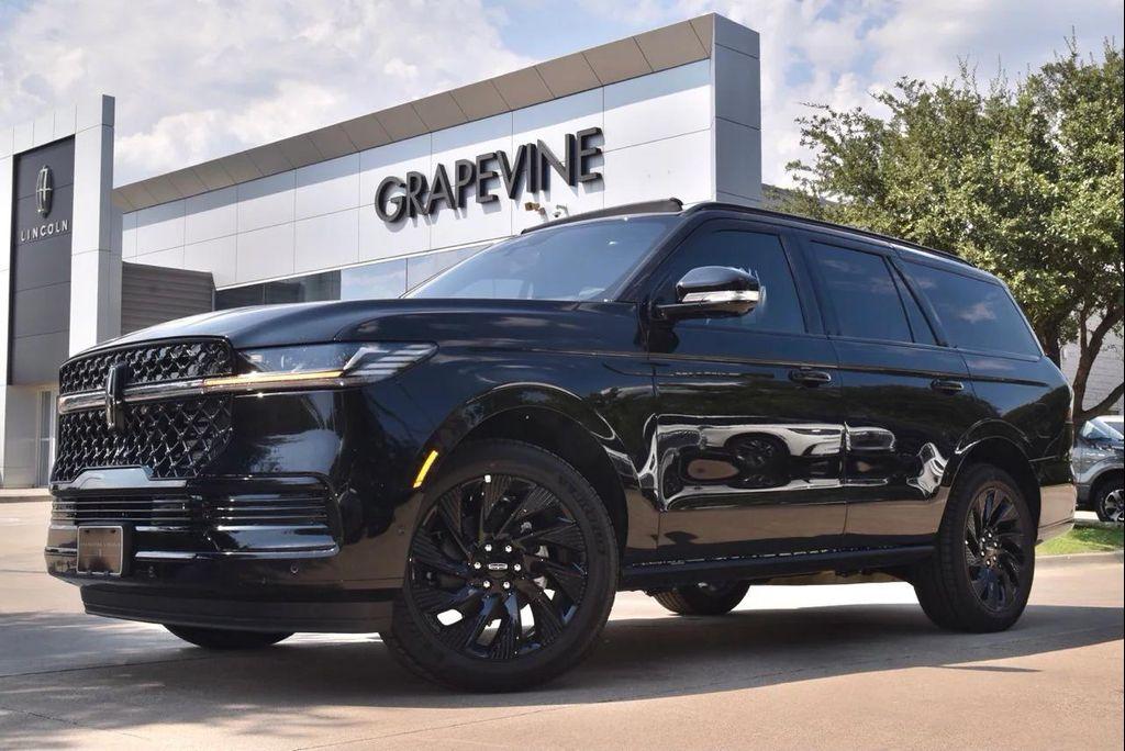 new 2025 Lincoln Navigator car, priced at $101,698