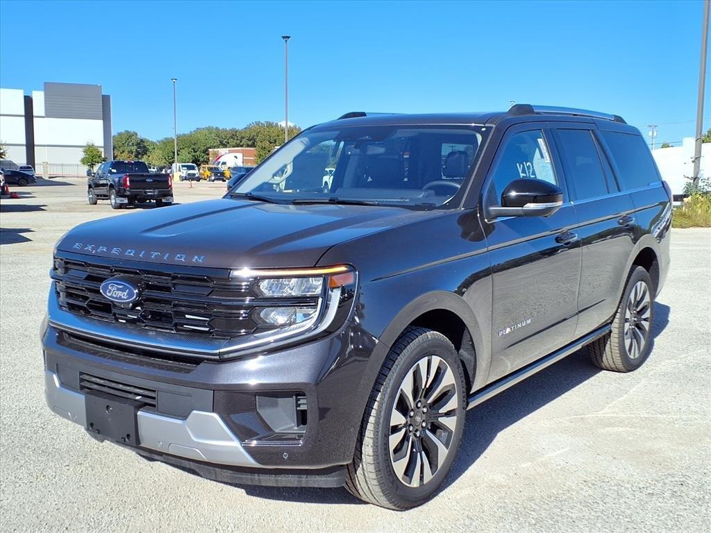 new 2025 Ford Expedition car, priced at $79,135