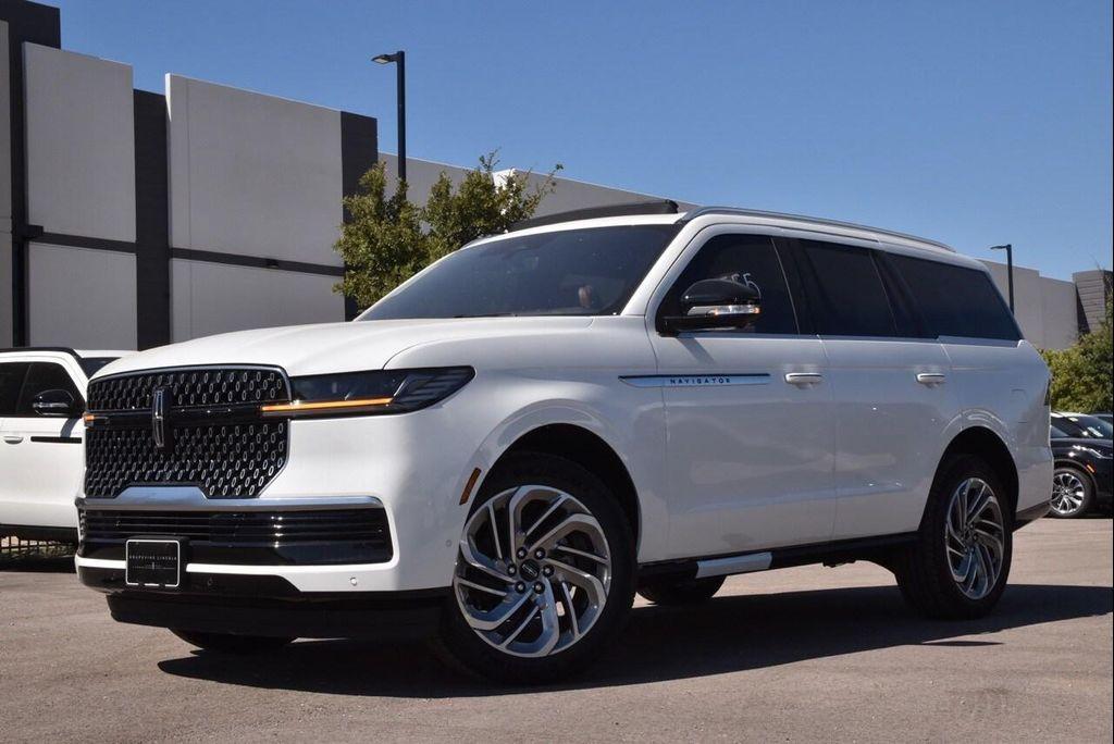 new 2025 Lincoln Navigator car, priced at $98,822