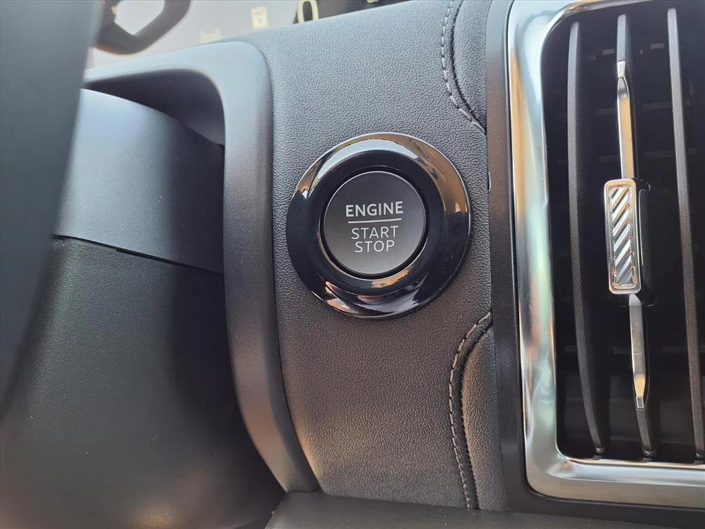 new 2025 Ford Expedition car, priced at $80,750
