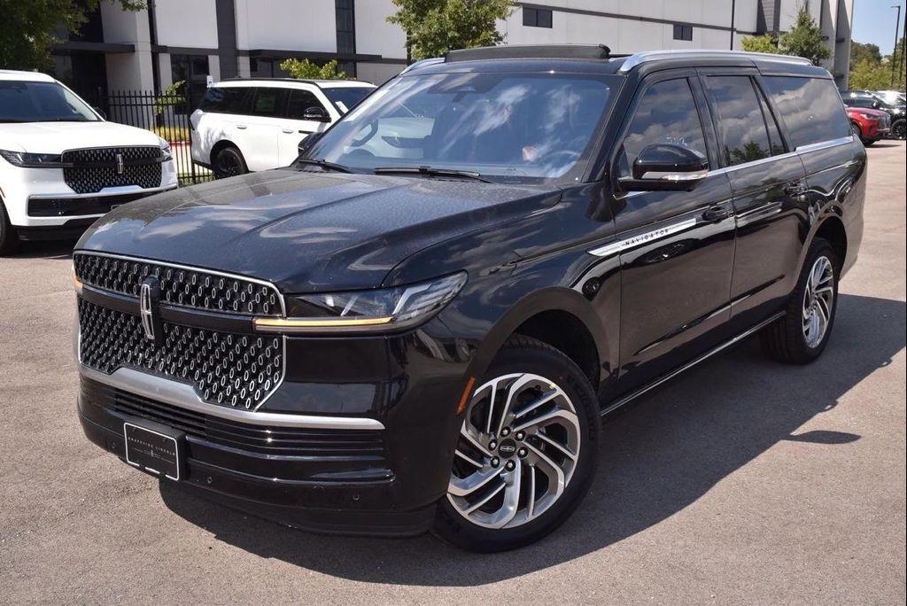 new 2025 Lincoln Navigator car, priced at $104,333