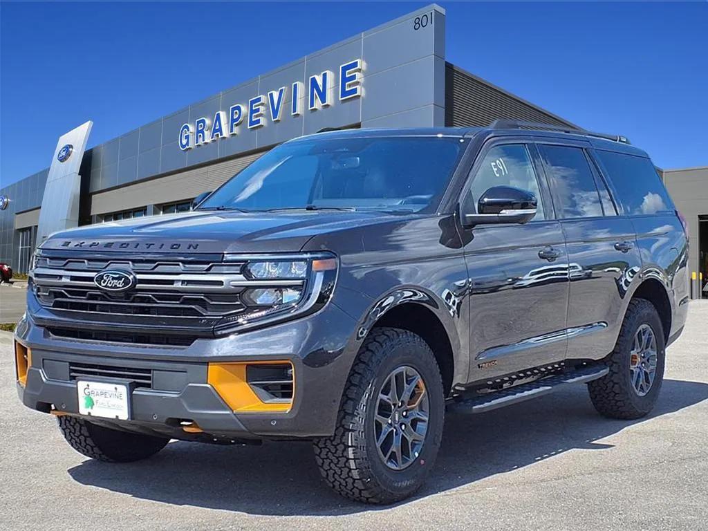 new 2025 Ford Expedition car, priced at $79,838