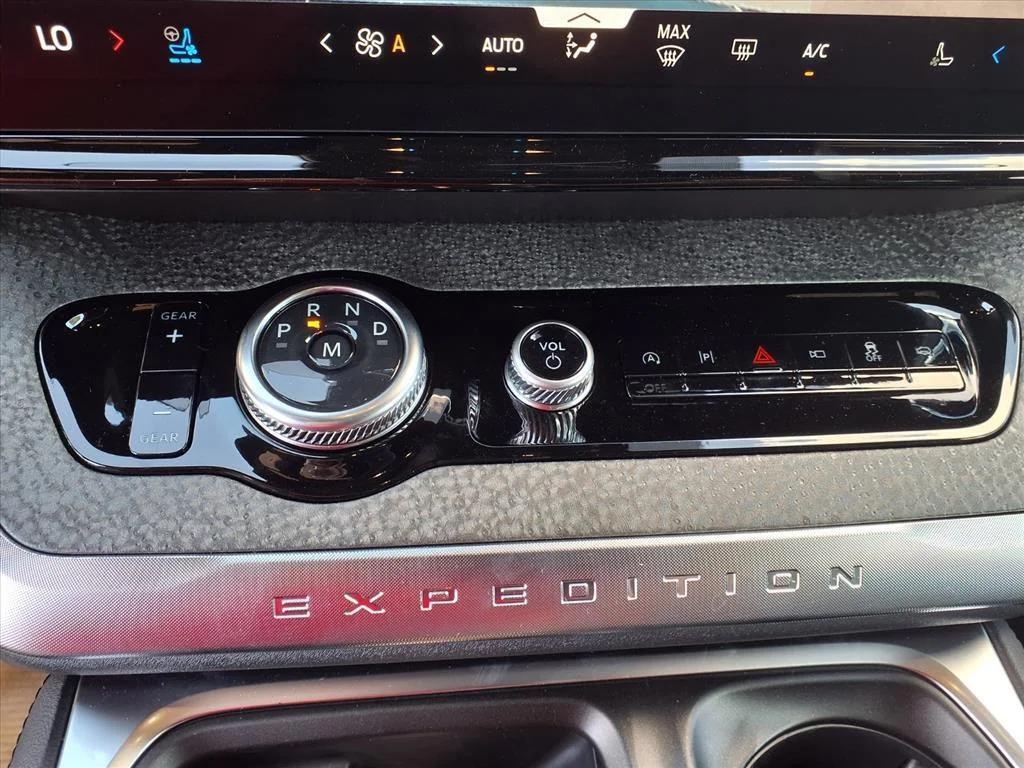 new 2025 Ford Expedition car, priced at $79,838