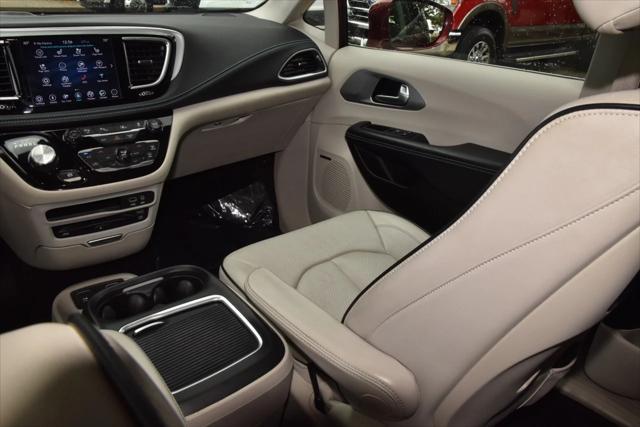 used 2018 Chrysler Pacifica Hybrid car, priced at $22,300