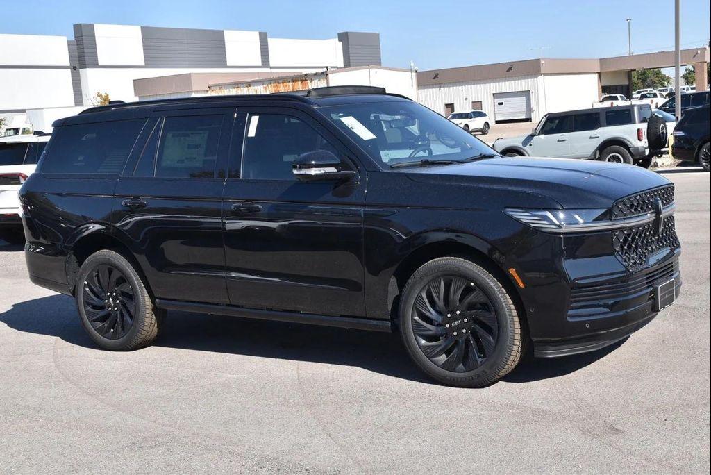 new 2025 Lincoln Navigator car, priced at $101,846